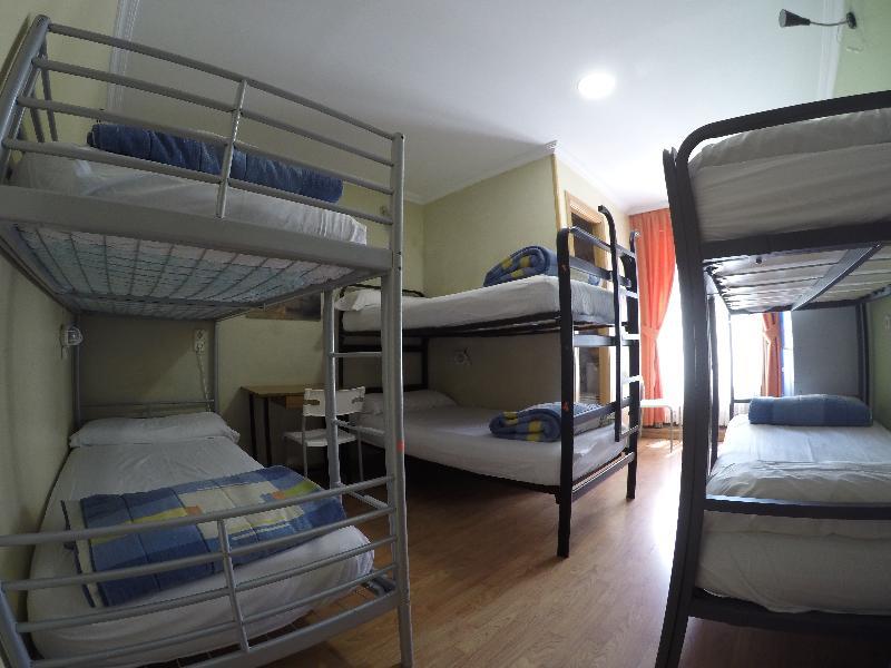 Rc Miguel Angel Hostel Madrid Buitenkant foto Hostel in Madrid, Spain